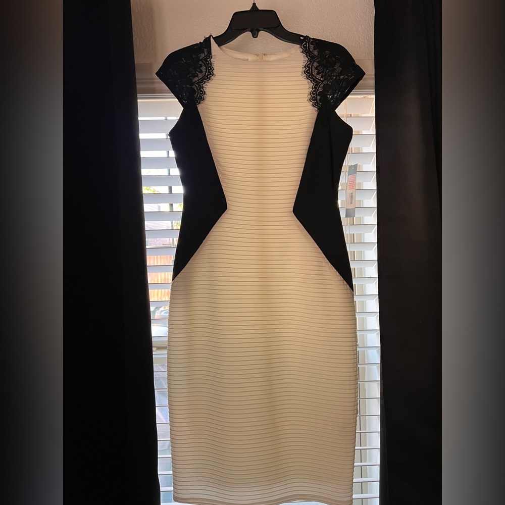 London Times Black and White Cap Sleeve Dress
